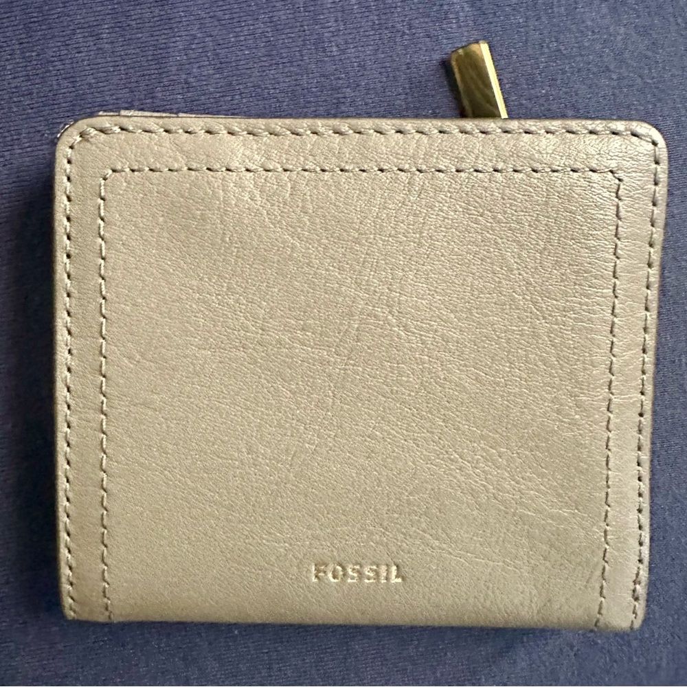 Fossil Light Gray Leather Wallet